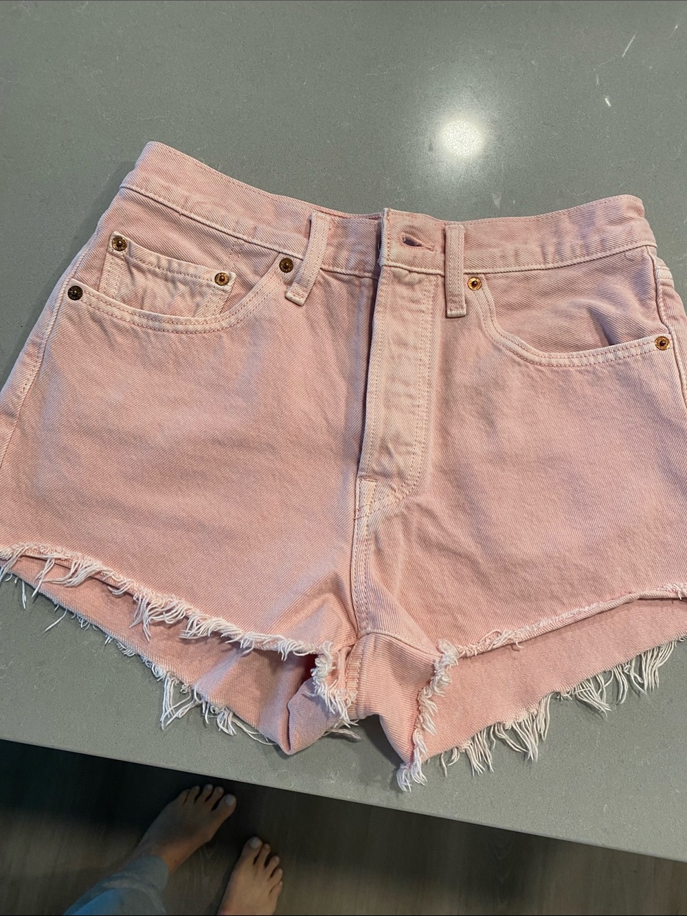 Levi's Soft Pink Frayed Denim Shorts NWOT 28